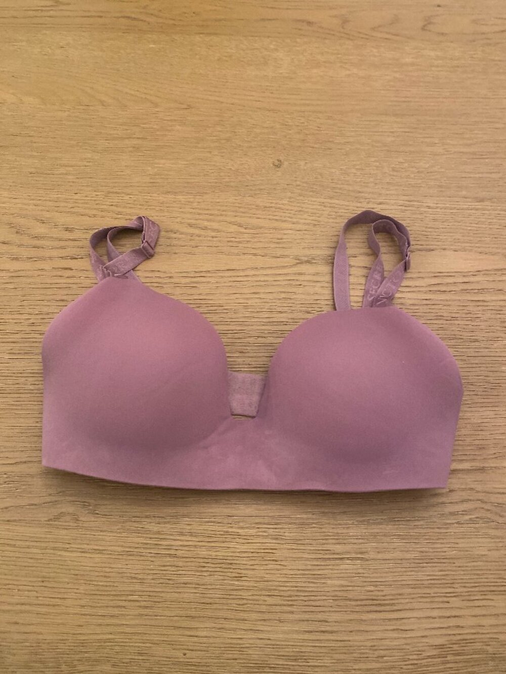 Victoria's Secret T-Shirt Lightly Lined Wireless Bra 32DD Wireless Purple Pink